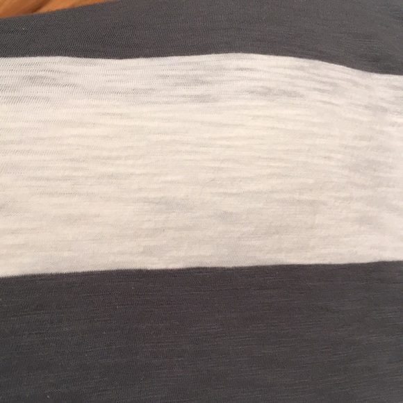Gap Grey and Cream Cotton Tee - Picture 2 of 4